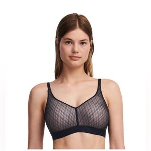 Chantelle smooth lines no wire bra black/nude mesh size 34D